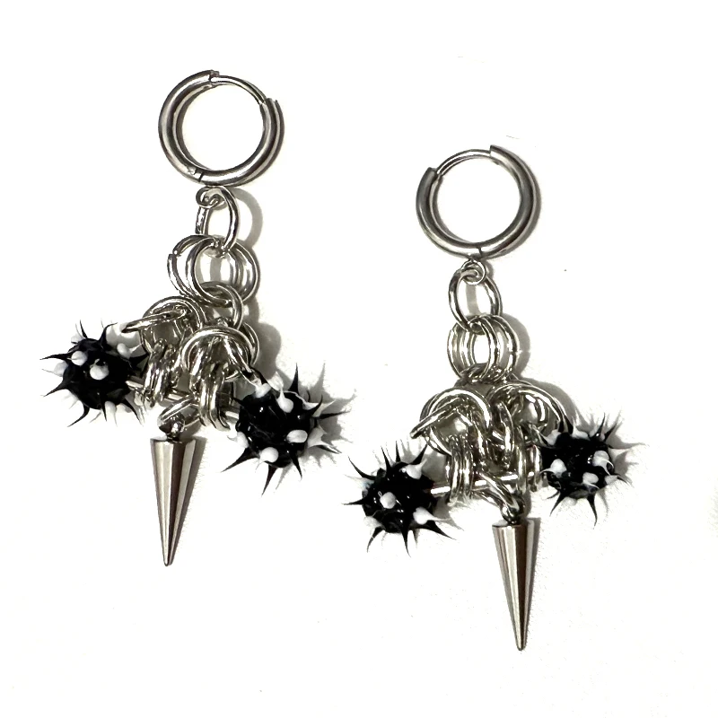 

Gothic Jewelry Black Thorn Ball Chain Earrings for Women Fashion Punk Charm Rivet White Thorn Earrings Grunge Rock Accessories