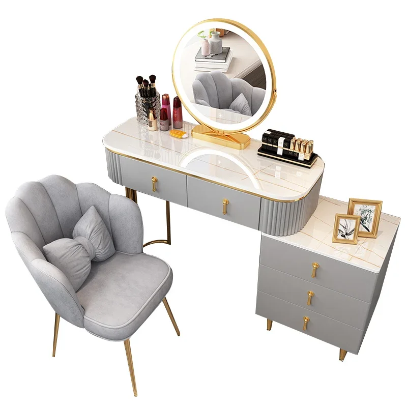 Fashion Minimalist …