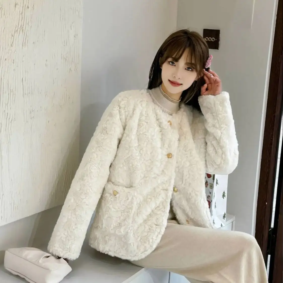 

Autumn Winter Women Imitation Lamb Wool Quilted Thickened Long-Sleeved Jacket Small Fragrance Loose Slim Versatile Casual Top