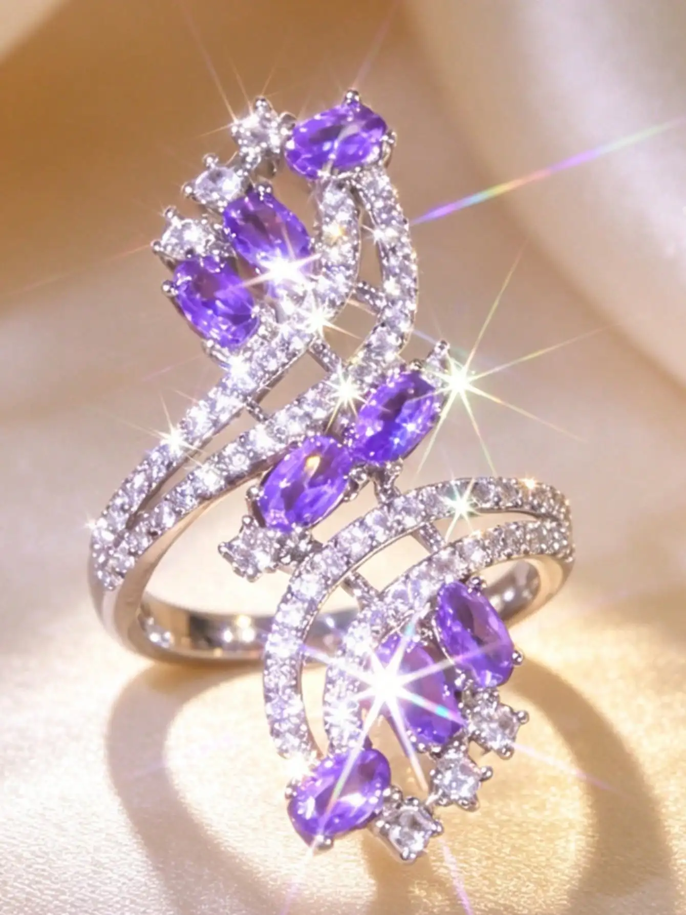 Anillo brillante con forma de ojo para mujer, con diamantes incrustados en un diseño de vid, con un estilo sofisticado y atípico. Un Regalo Ideal para Compromisos, Pedidas de Mano, Amigas, Esposa, Novia o la Madre de tu Pareja.