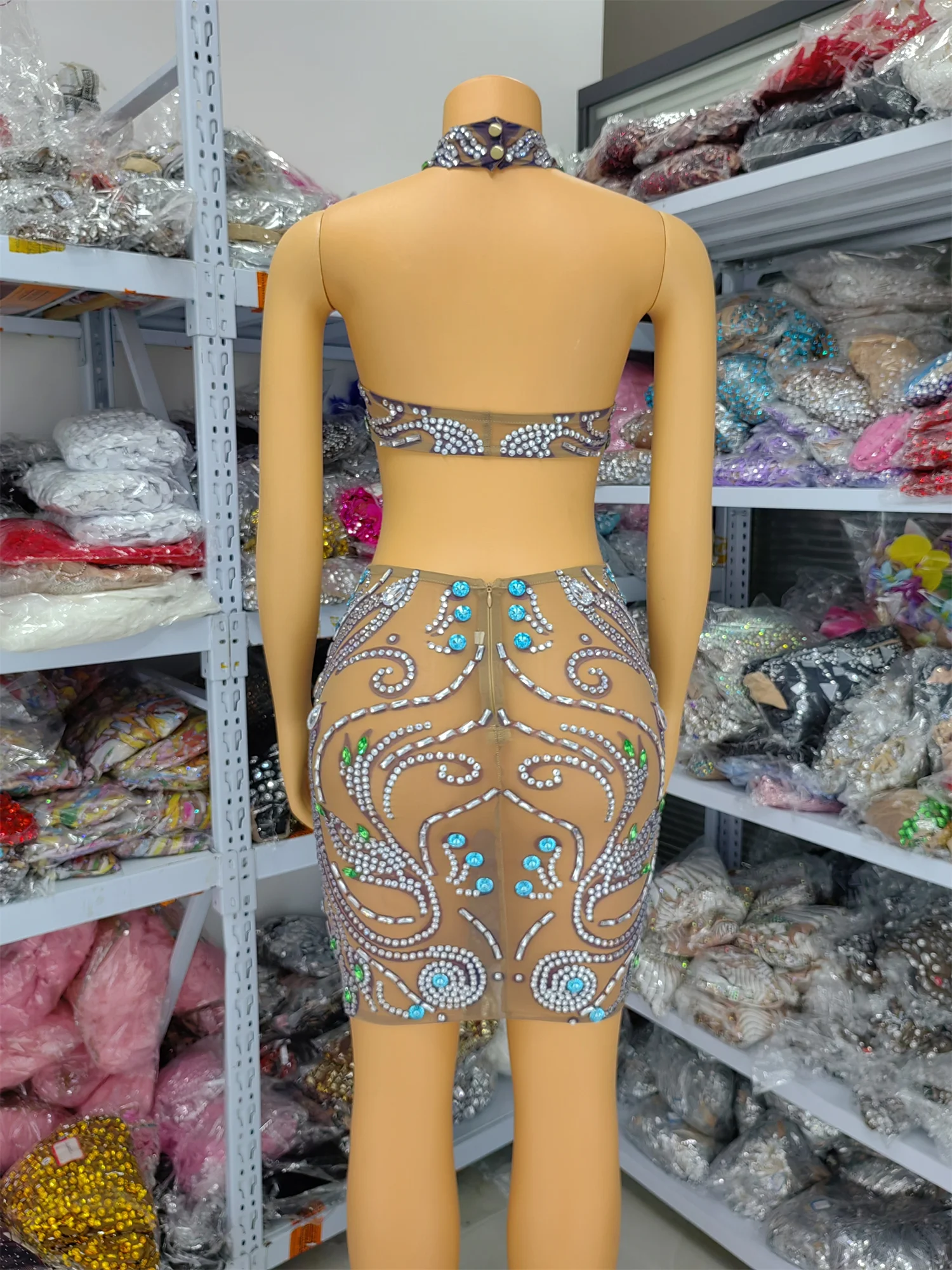 فستان مثير للنساء قطع أحجار الراين الديكور Bodycon البسيطة انظر من خلال فستان النادي المسائي ملابس النوم أزياء فتاة الإستعراض