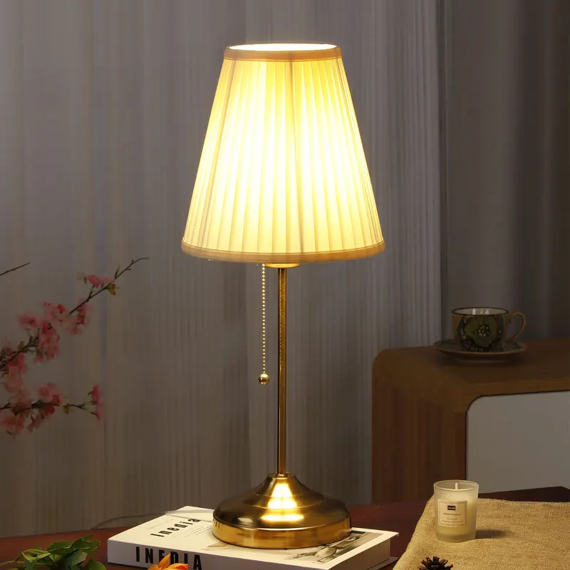 Vintage Bedroom Bedside Lamp, North American & American Light Luxury Style, European Modern Minimalism, Creative Desk Lamp, Warm