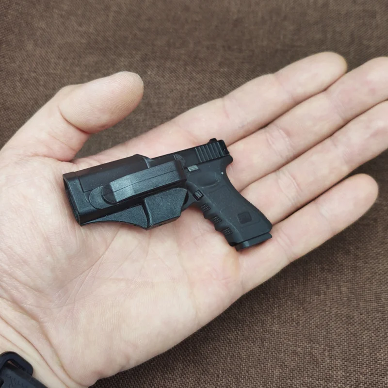 1:3 Model Glock G17 Metal Gun Keychain with Protective Plastic Cover and Quick Pull Holster