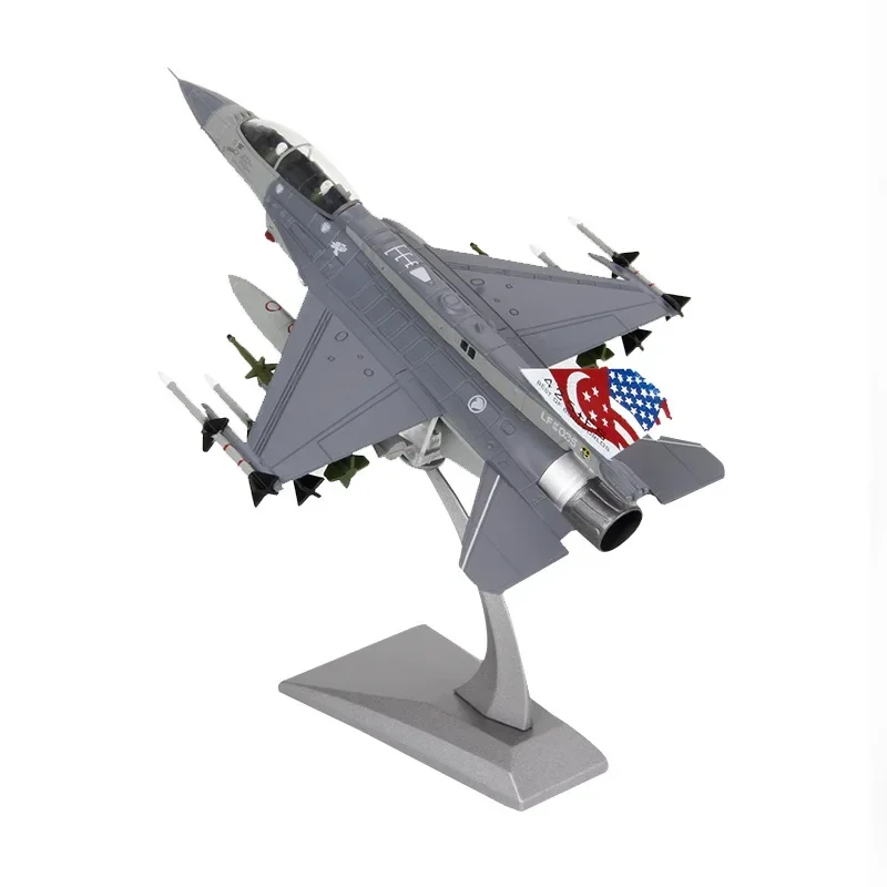 

Модель летательного аппарата в масштабе 1/72 американских войск F16