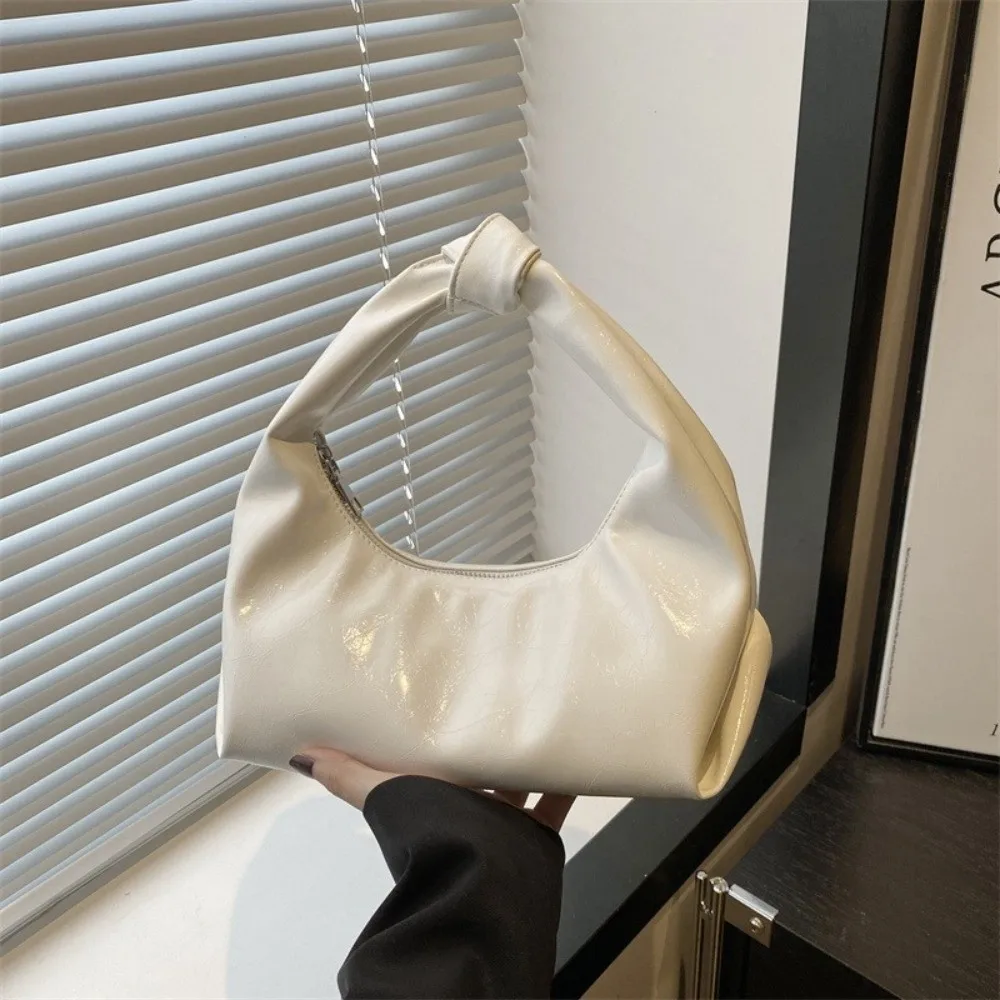 

2025 Chic Soft Leather TopHandle Bag Curated Designer Shoulder Purse for Women Elegant Handheld Tote Minimalist Day-to-Night Bag