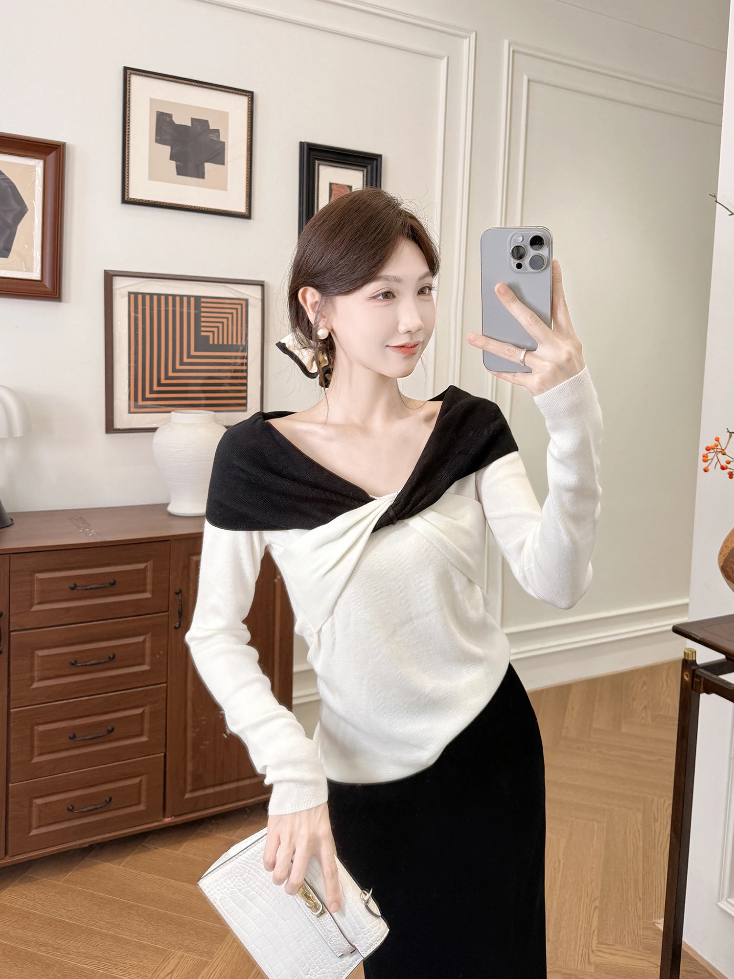 

Осенний вязаный свитер 2025 с длинным рукавом и V-образным вырезом, универсальный шерстяной трикотаж с дизайнерскими вставками, простой приталенный крой, с растительным орнаментом