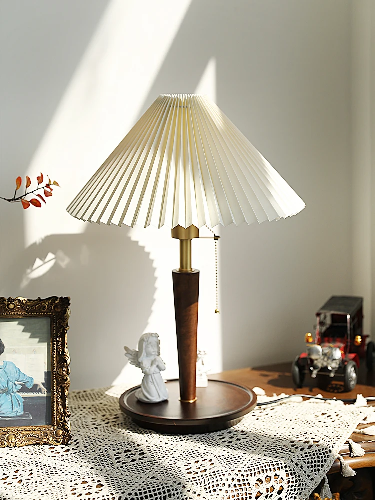 The product can be customized.Pleated Retro Table Lamp Nordic LED Bedside Table Lamp Bedroom Warm Study Table Creative