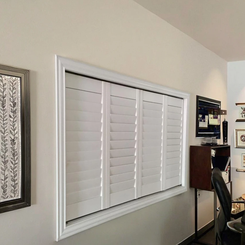 China Factory Price Blinds Shades & Shutters with High Quality Customizable Wooden/Plantation Shutters