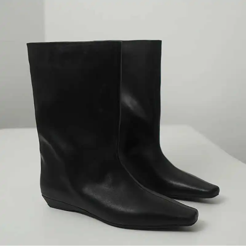 

Women's Black Leather Ankle Boots Fashionable Square Toe Flat Boots with Sleek Minimalist Design Stylish Versatile Footwear