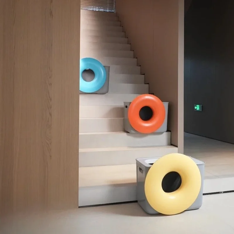 

Donut black hole oversized cat litter box splash-proof ejection