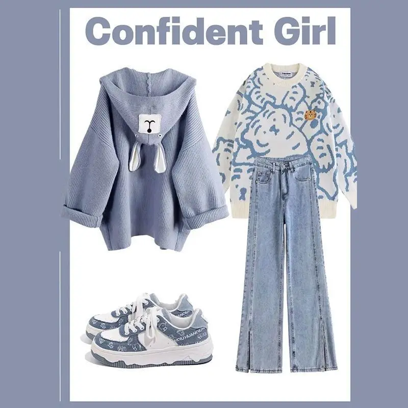 

Комплект для полных женщин: осенний свободный костюм с худи, джинсами с разрезами и футболкой. Модная повседневная одежда для молодых женщин.