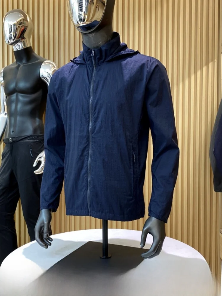

Lightweight Breathable Outdoor Men's Summer Jacket with Hood Skin Clothes Polyester Fabric 3D Tailoring Fashion Urban Style