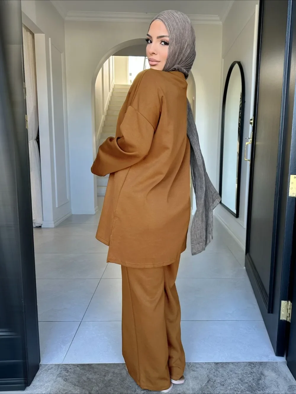 طقم مكون من قطعتين بلوزة نسائية بلايز بنطال ذو قصة أرجل واسعة بدلة المغرب دبي ملابس عيد رمضان مسلم خريف 2025 مجموعة نسائية مسلمان