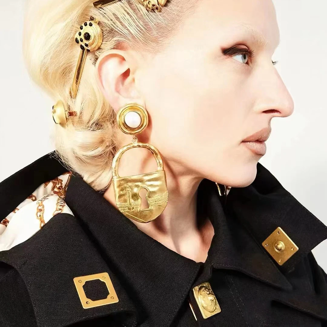 Europe America Brass Gold Plated Pearl Earrings Unique Lock Design Top Quality Jewelry Woman