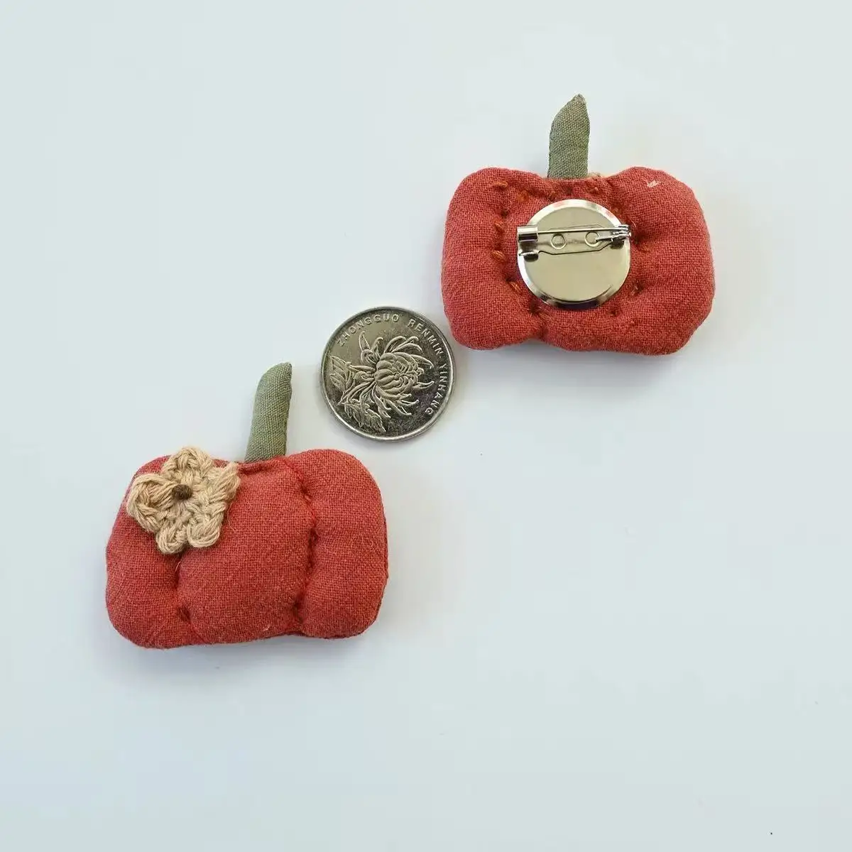 Handmade Crochet Orange Red Flower Brooch Fabric Pumpkin Forest Girl Literary Casual Pin for Women Daily