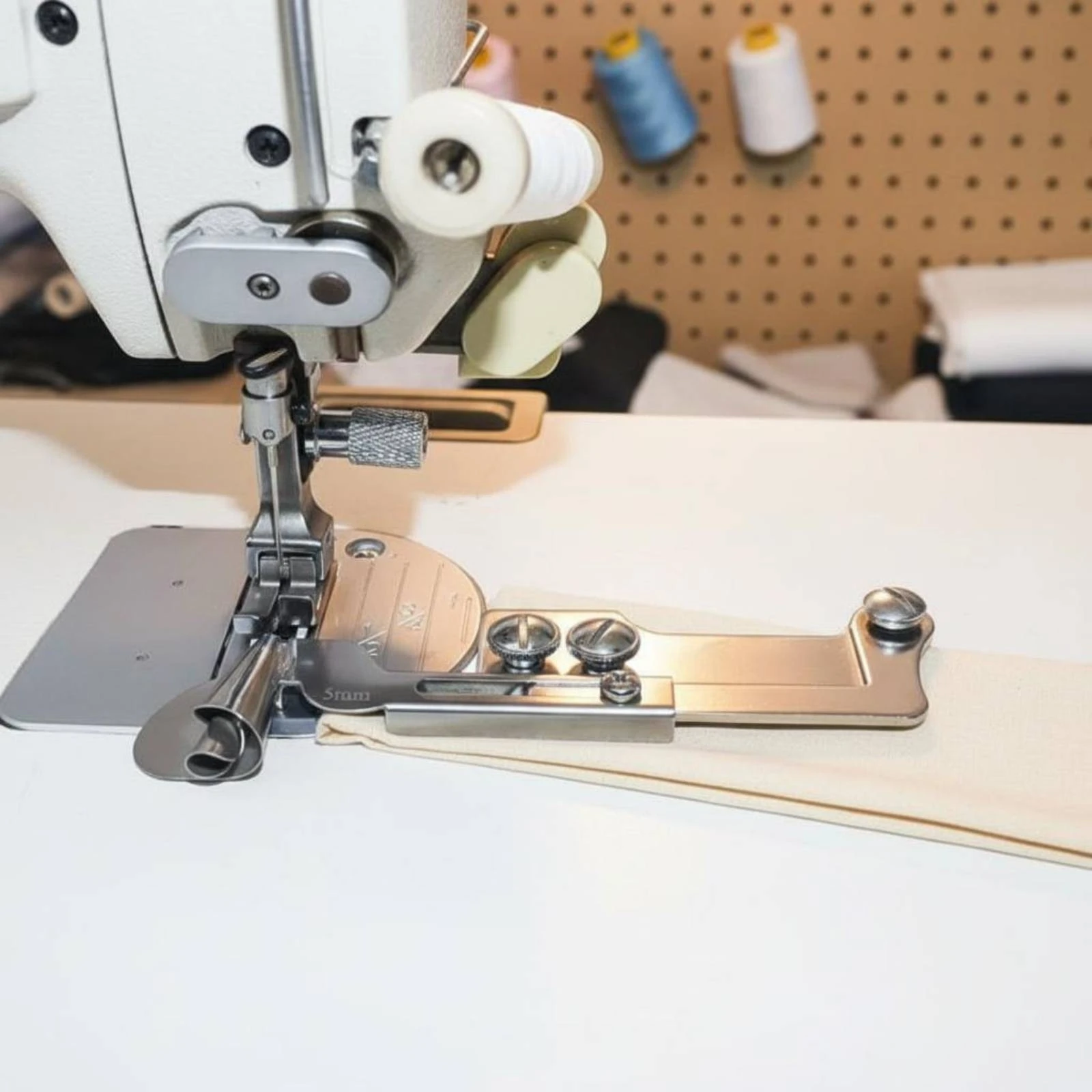 

Spiral Binder Foot Universal Industrial Sewing Binder Rolled Hem Foot Long-Lasting Metal Craft Tool Even Material Folding