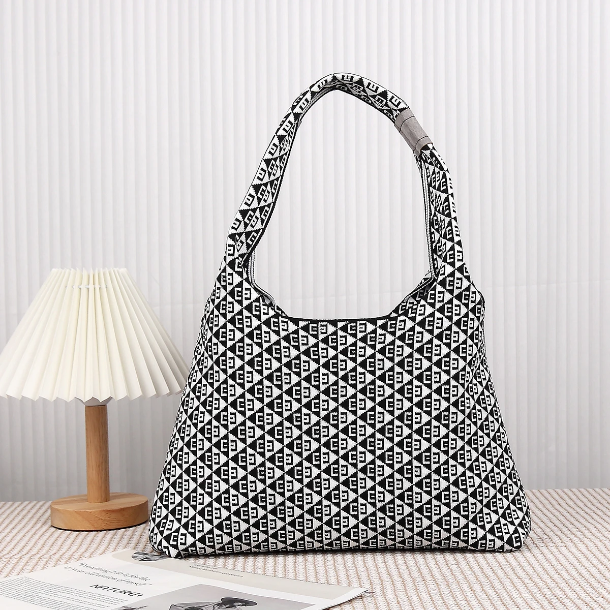 

Handmade Knit Handbag Women Mini Shoulder Bag Female Casual Color Wide Stripe Plaid Tote Bag Student Cell Phone Package