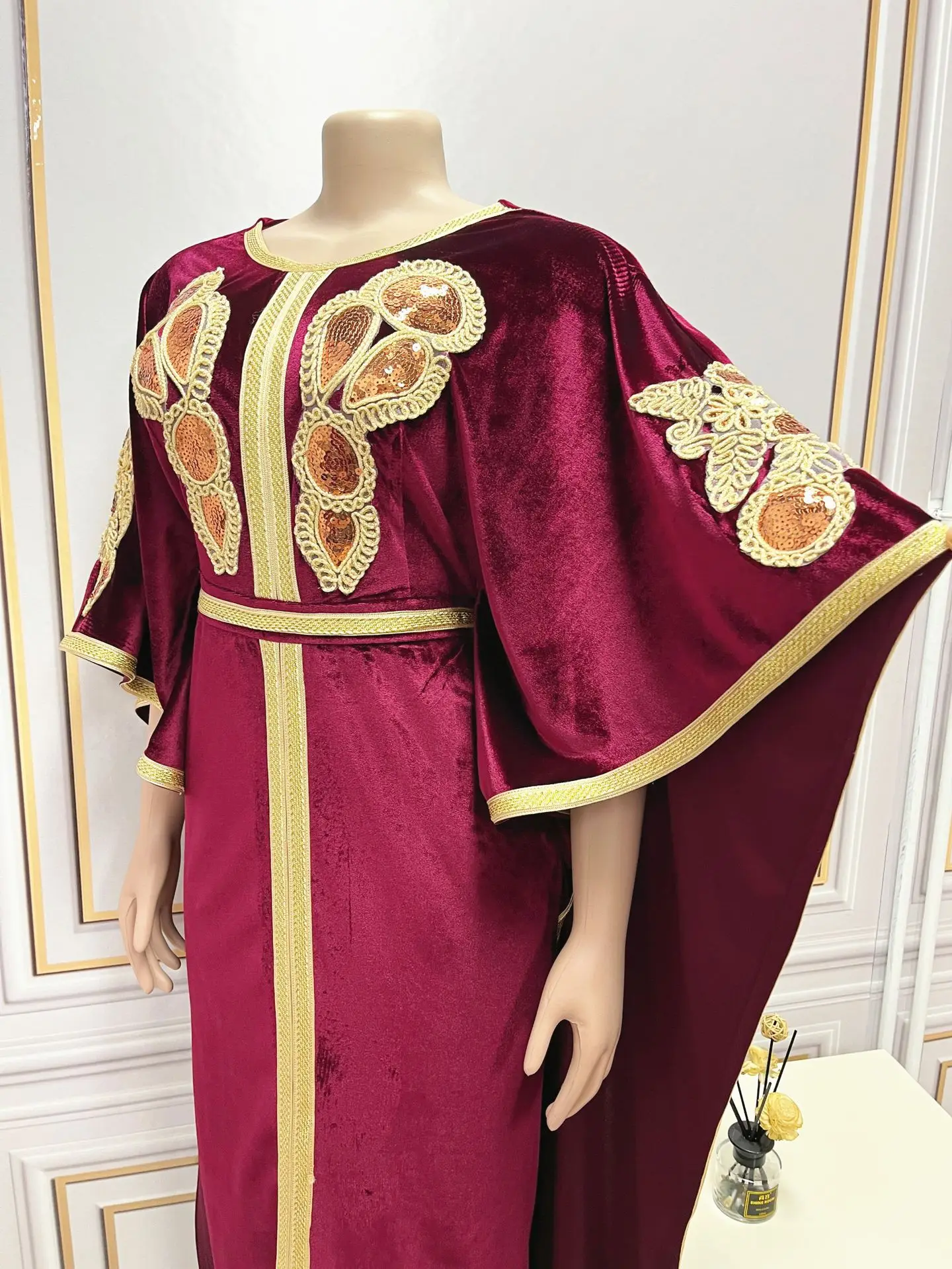 Abaya árabe Dubai caftán musulmán para mujer, Vestido largo de terciopelo de lujo para fiesta de noche, 2024