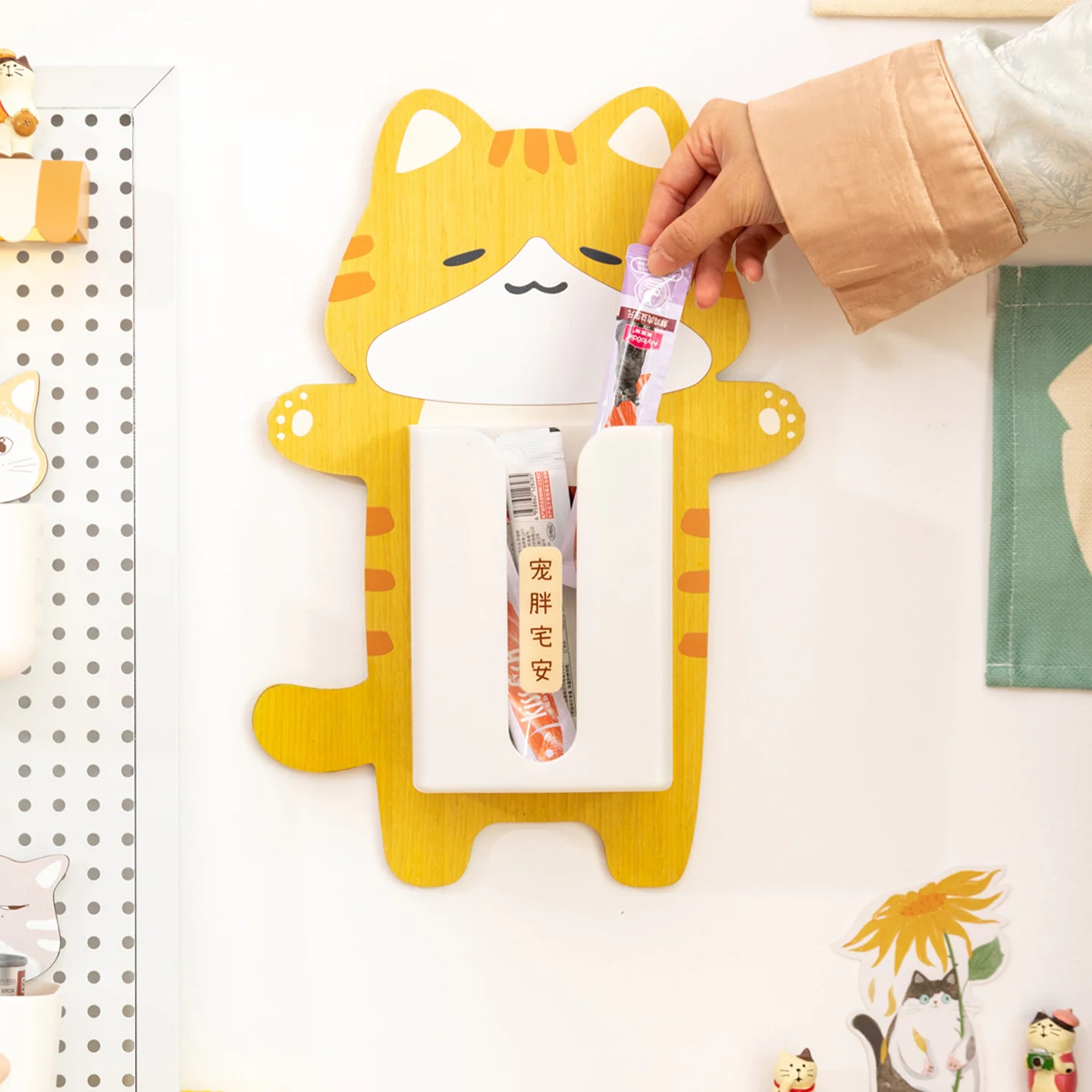 Cute Cartoon Cat Wall-Mounted Tissue box Storage Organizer Box for Paper Storage Small Items Home Bathroom Kitchen Decor Gifts