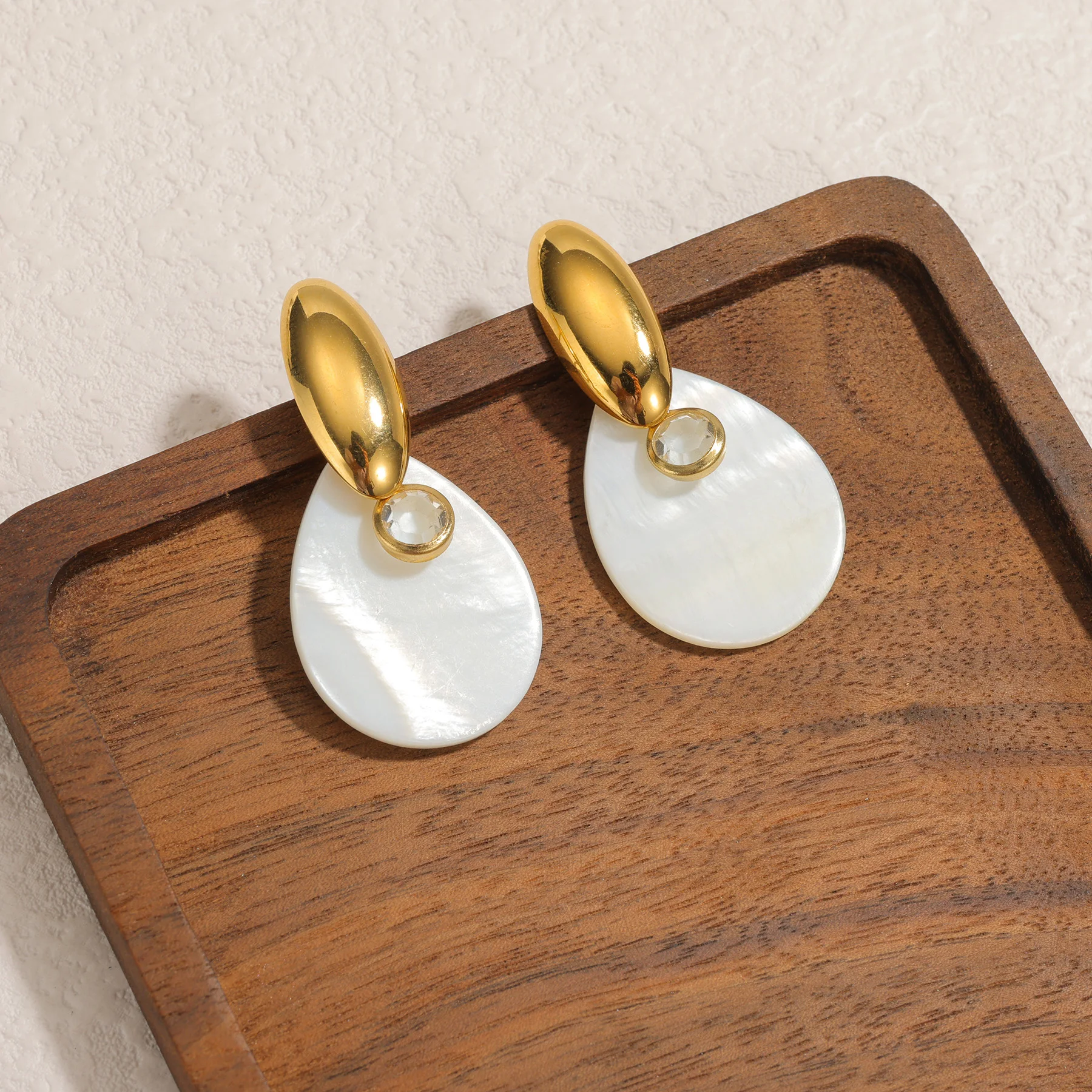 Freeteeme العصرية الذهب اللون الإطار شل محارة وأقراط المحيط سلسلة مجوهرات جميلة ثقب الأذن للنساء هدايا عيد ميلاد