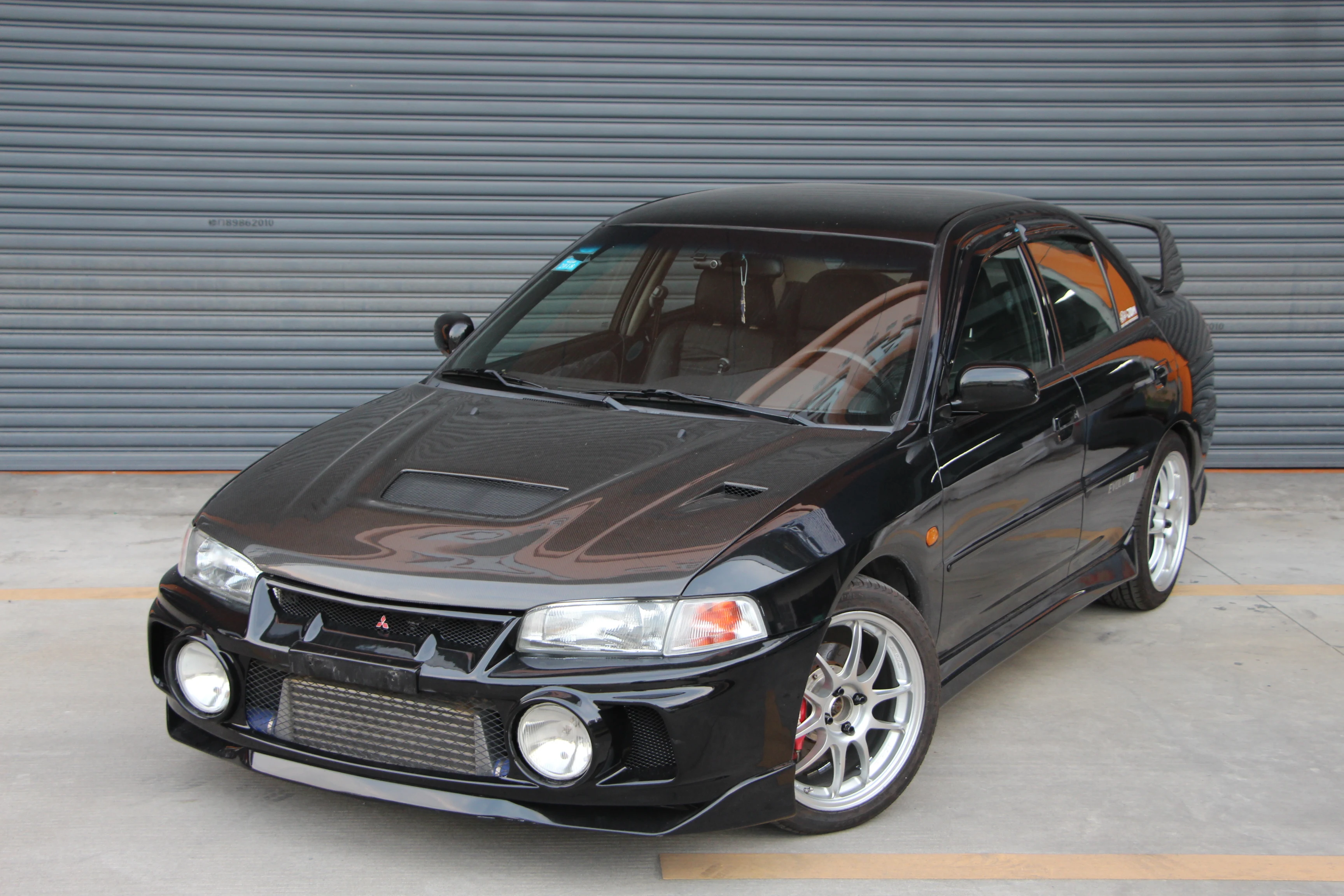 Real Carbon Fiber front hood with fit for Mitsubishi Lancer Evolution IV