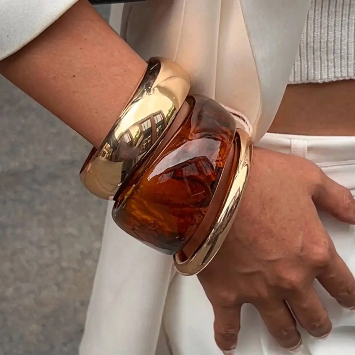 KunJoe Vintage Brown Resin Acrylic Wide Bracelet Women 2026 Fashion Geometric Round Stackable Gold Color Bangle Boho Jewelry New