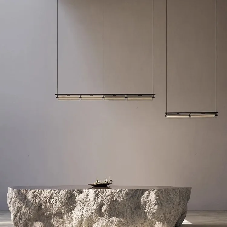 ثريا مطعم إيطالية بسيطة على الطراز الصناعي، تصميم راقي، طاولة طعام طويلة ومبتكرة، غرفة طعام