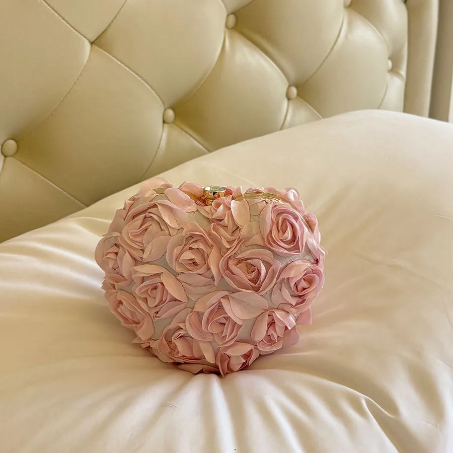 Women Heart-shaped Box Banquet Bag American Fashion Elegant Vintage Lady Pink Satin Rose Appliques Metal Handle Handbags