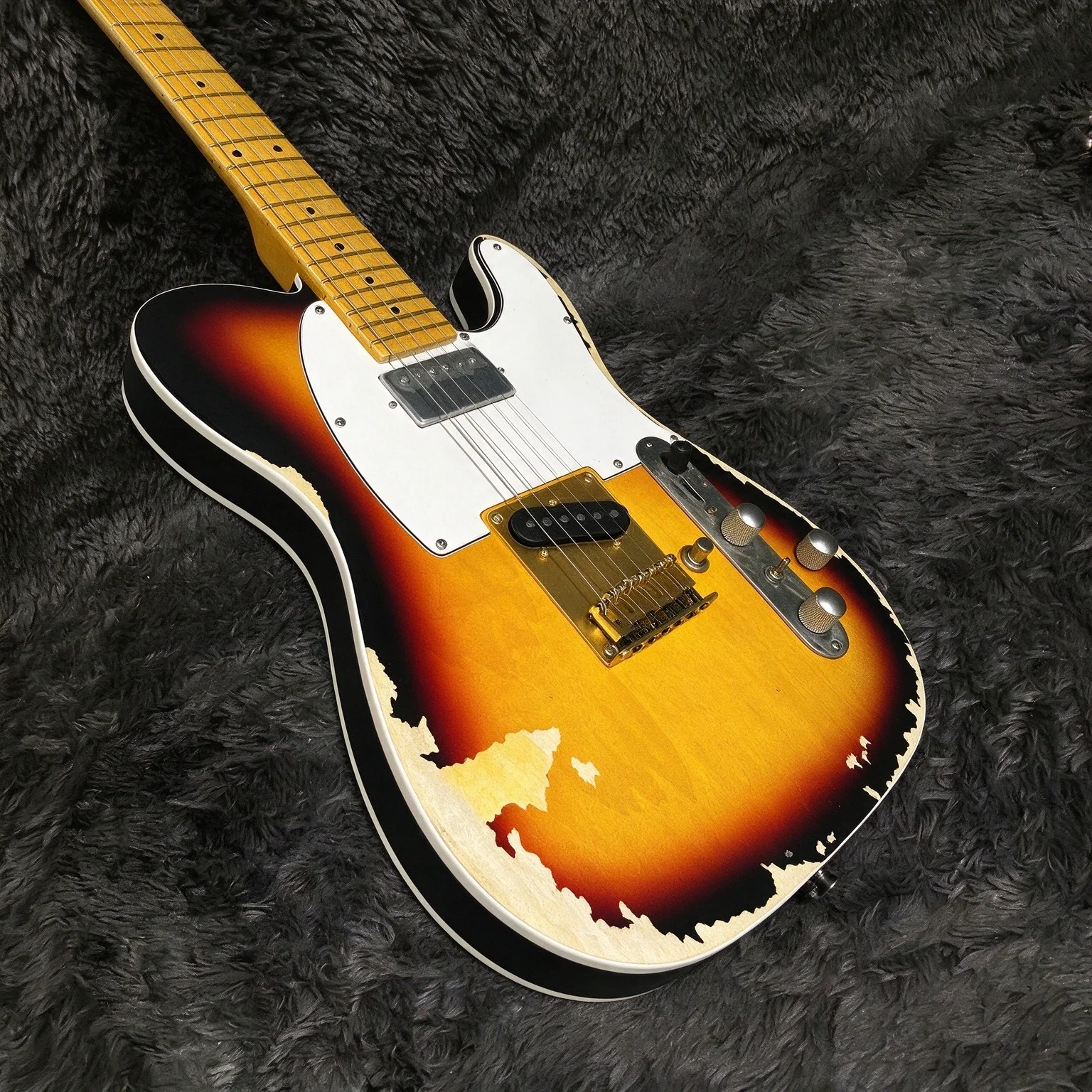 Vintage 6 String Electric Guitar,3 Tone Sunburst,Alder Solid Body,Maple Fretboard,SH Pickups,Aged Hardware,Professional Guitar