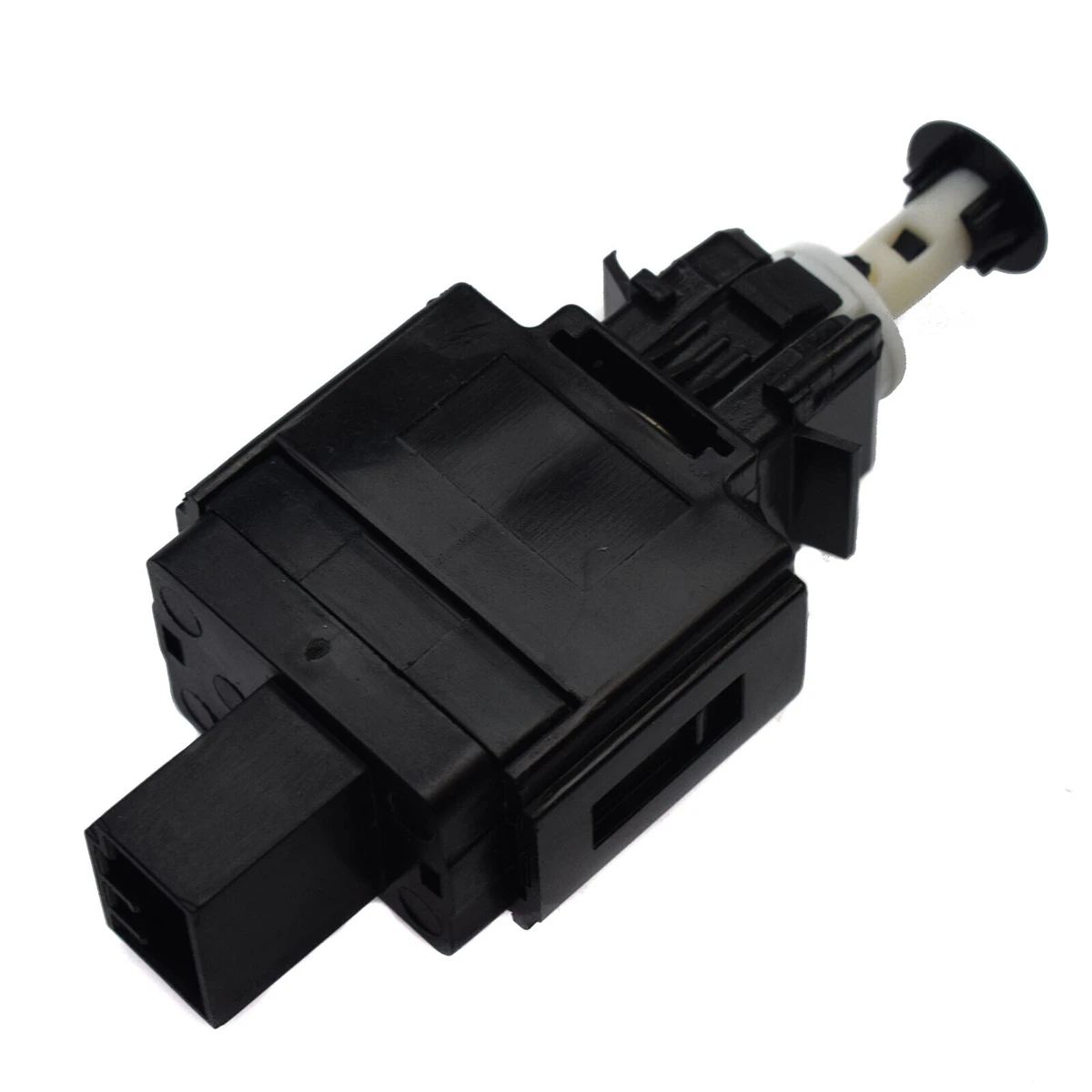 For Volvo S60 S80 V70 XC70 XC90 8622064 28432064 86220640 86220647 RB46 1S7010 BS4681 1 PCS Brake Light Switch