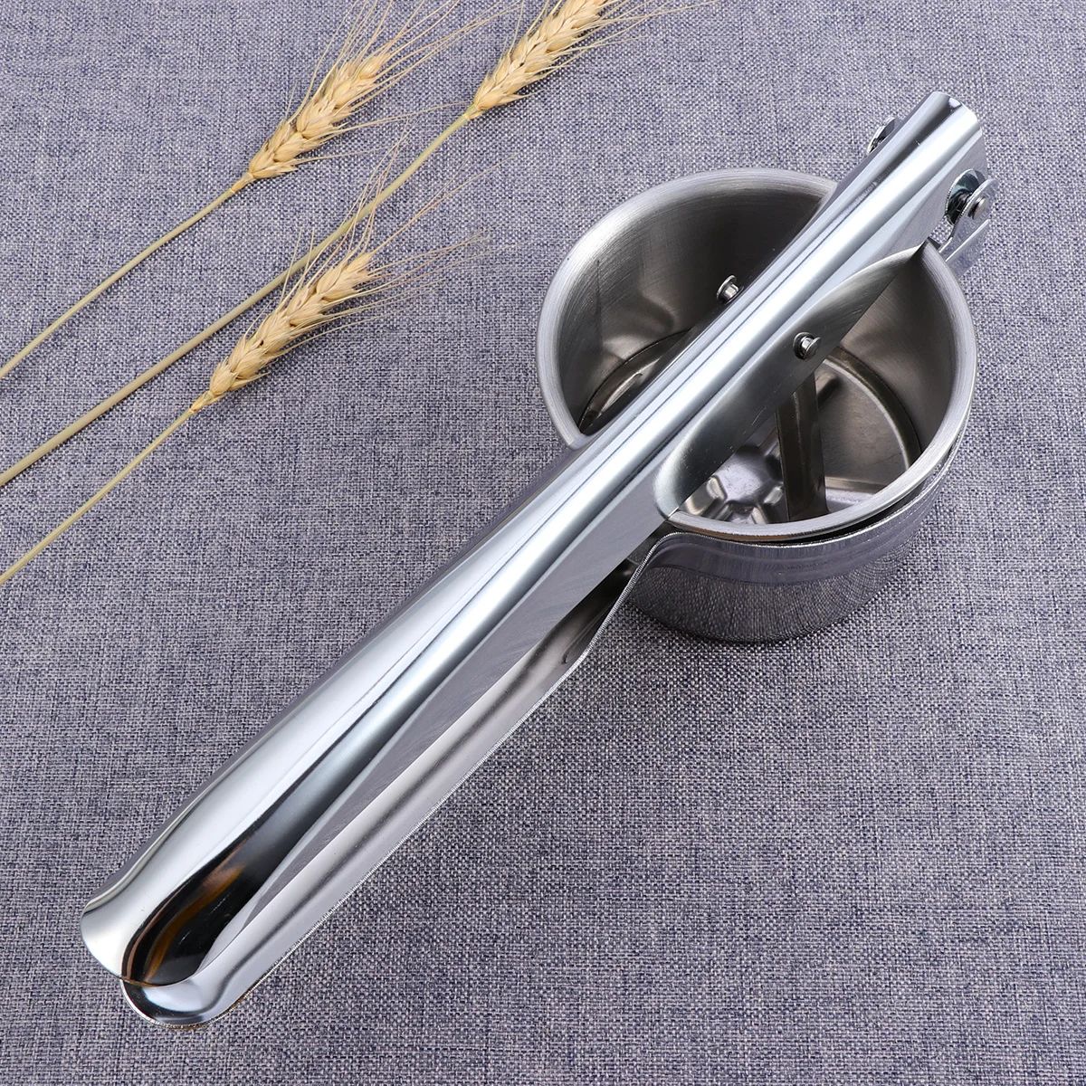 

Stainless Steel Potato Ricer 3 Interchangeable Disks Food Strainer For Mashing Potatoes Pureeing Fruits Vegetables Making
