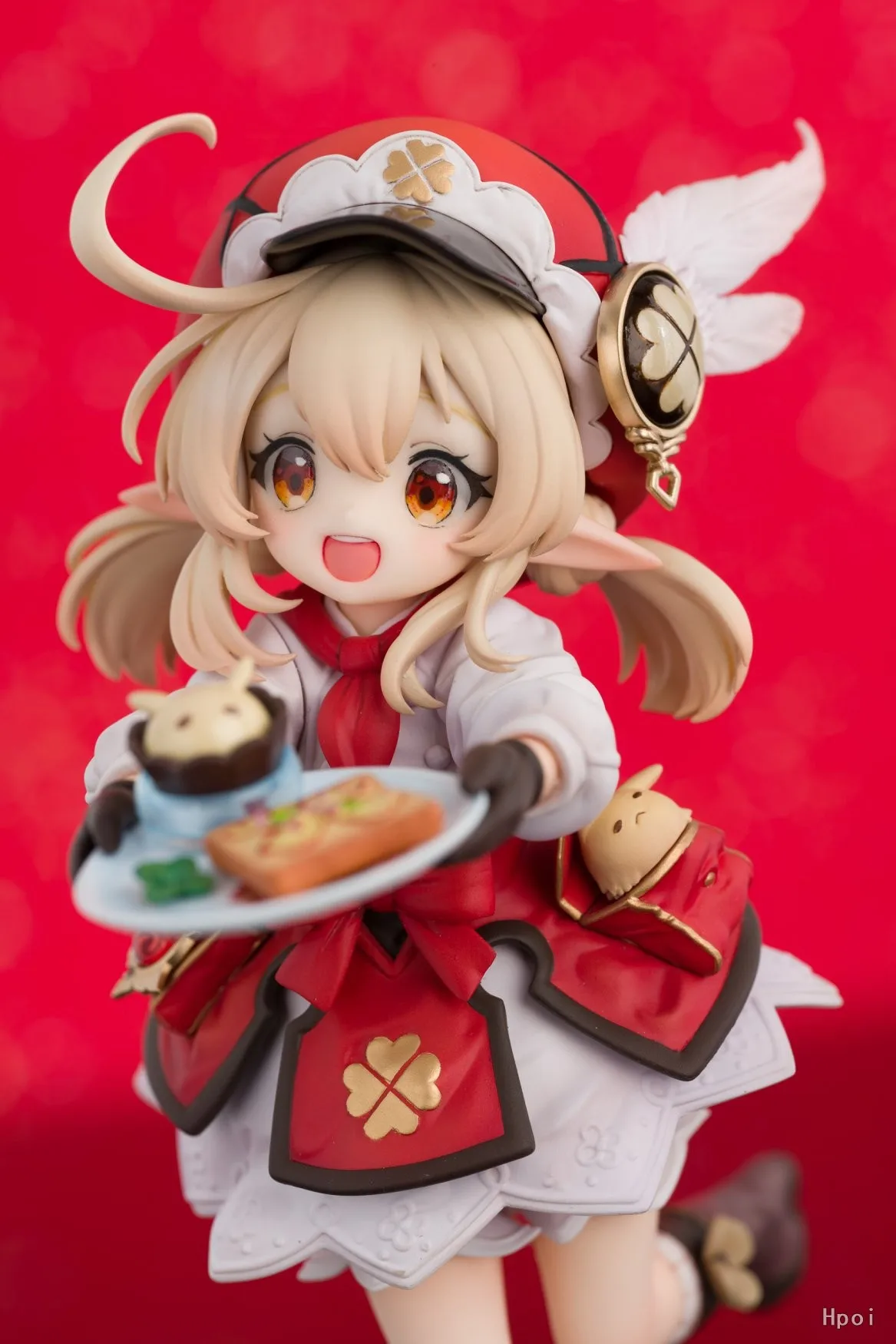 Anime Klee Xiao Figur aus dem Spiel Genshin Impact, 17CM PVC, sitzend, mit rotem Hut und Tasche, Modell, Kinderspielzeug, Sammlerstück, Geschenk