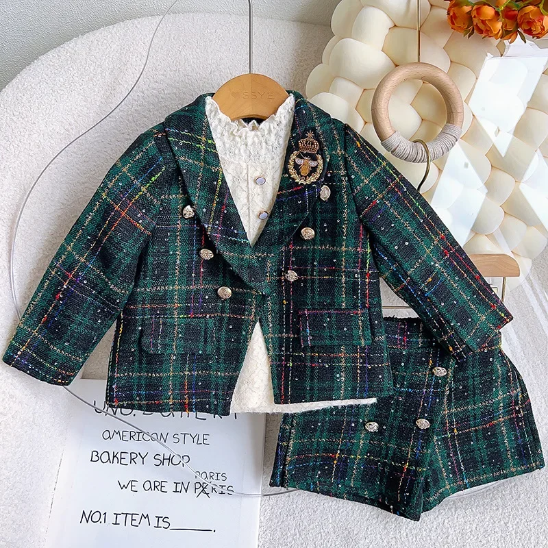 

Костюм для девочек, весенний новый маленький костюм для девочек в консервативном стиле, куртка + шорты, комплект из двух предметов, детская одежда для девочек