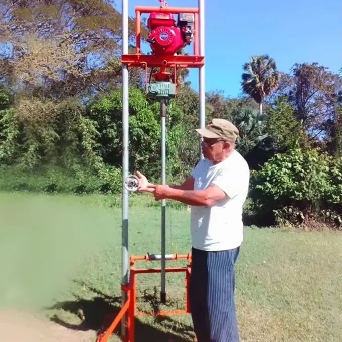 

Портативная буровая установка для небольших водозаборных скважин с индивидуальной комплектацией, бензиновая, глубина бурения 80 м, хит продаж