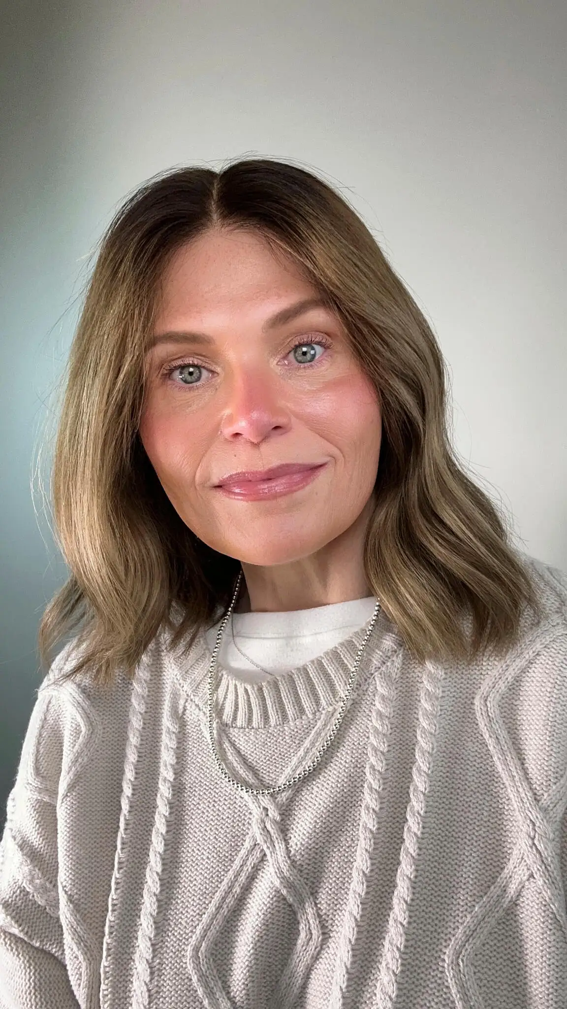 Shoulder Free Part Ombre Warm Blonde Shadow Roots Synthetic HD Lace Front Wig High Quality 13*4High Definition Wig Costume Woman