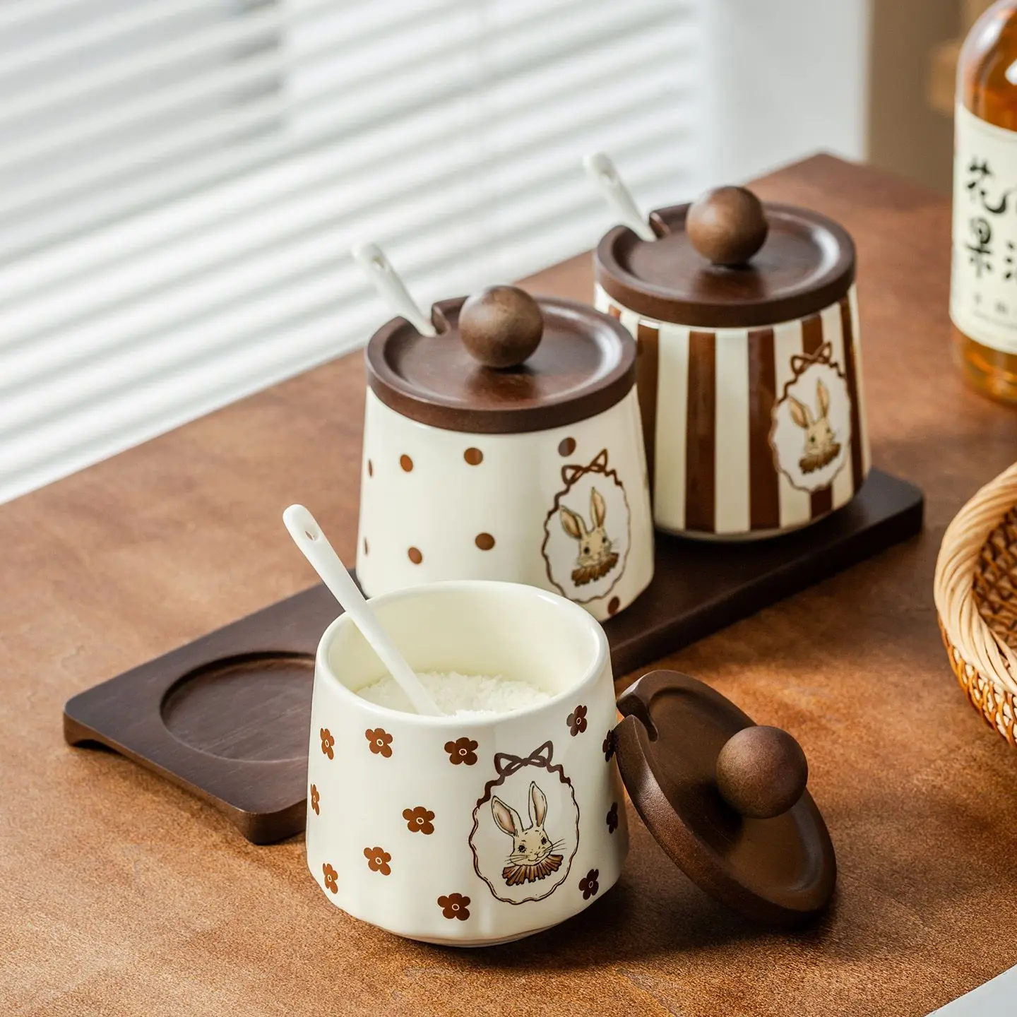 Japanese Ceramic Spice Jars Set, Chili Salt and Pepper Shakers Sugar Seasoning Box, High-value Water Cup Kitchen Accessories