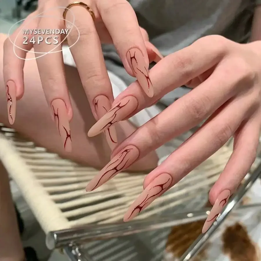 

Новые накладные ногти в европейском и американском стиле, хит продаж, с матовым дизайном в виде тотемов, съемные, идеально подходят для вечеринок и удобны для переноски.