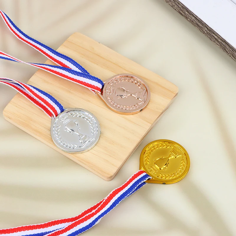 

Золотая, серебряная, бронзовая наградная медаль-корона для футбольных соревнований, призы для сувениров, подарков, спортивных мероприятий на открытом воздухе, детских игрушек