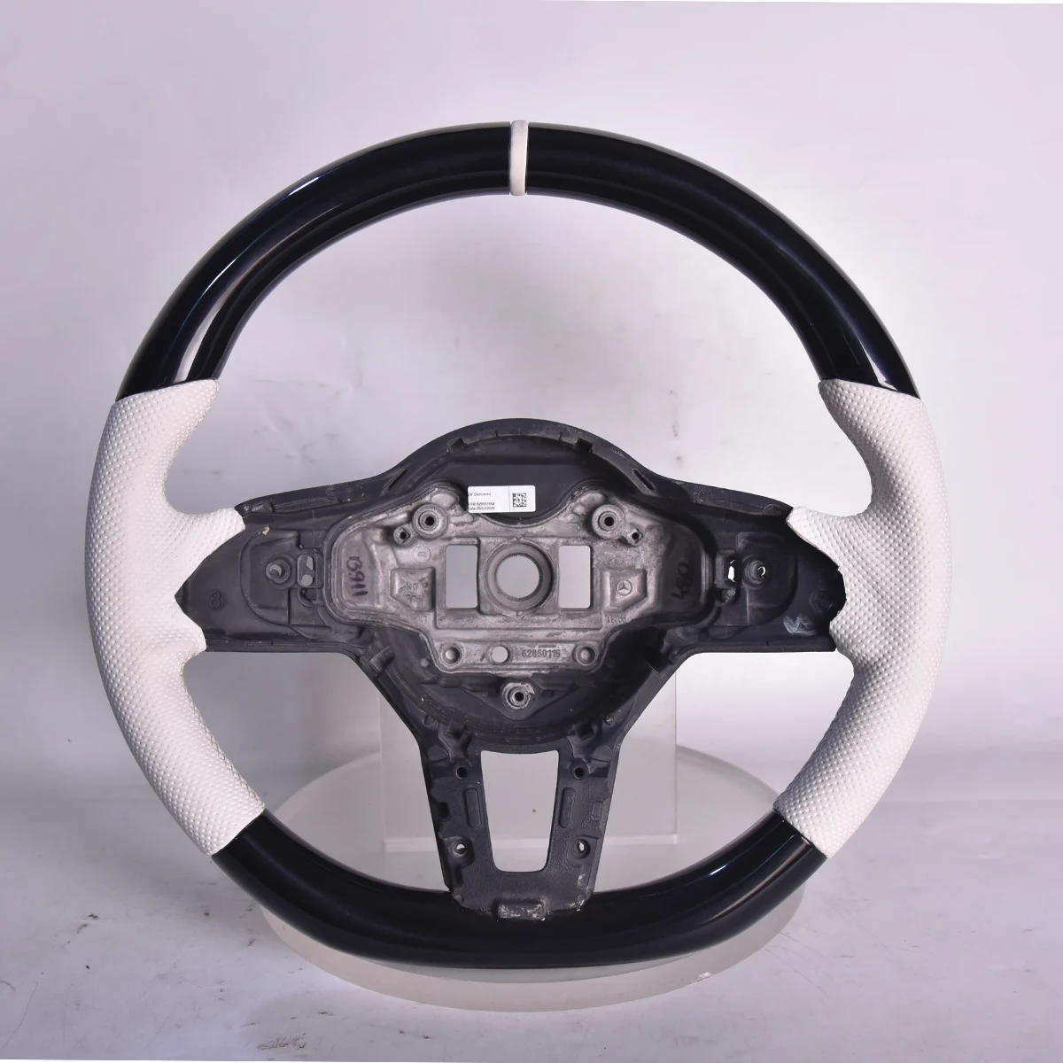 Black Piano Lacquer And White Leather Steering Wheel Suitable For Mercedes-Benz GLC, GLA, GLB, A200, and C200L