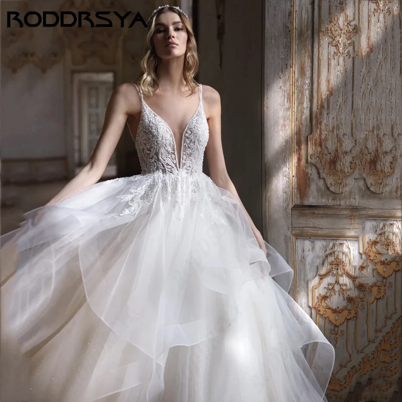 RODDRSYA elegante Ruffles a-line abito da sposa con scollo a v senza spalline Backless Robe De Mariée per le donne Tulle festa nuziale 2024 elegante Ruffles a-line abito da sposa con scollo a v senza spalline Backless