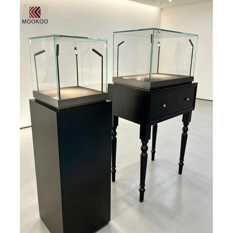 custom.Classic Turned Spindle Leg Illuminated Jewel Exhibit Vitrine, Locked Glass Display Hood With Multi Adjustable LED Spotlig