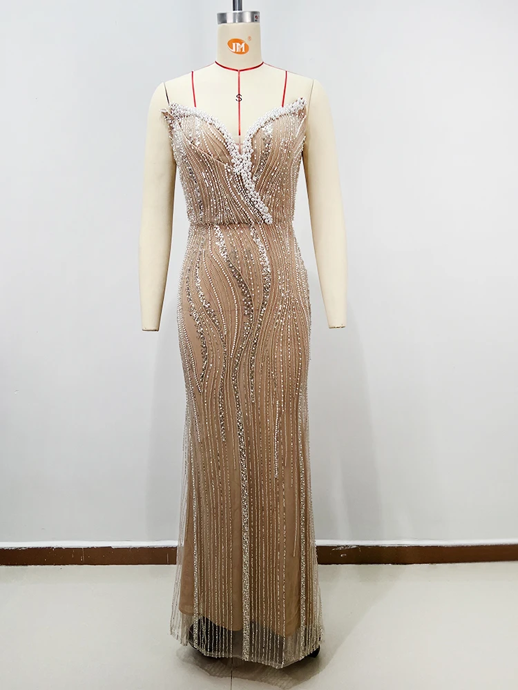 ชุดราตรีสีเบจนู้ดแบบสายเดี่ยวเปิดหลัง ประดับมุกและเลื่อม คอวี สำหรับงานปาร์ตี้