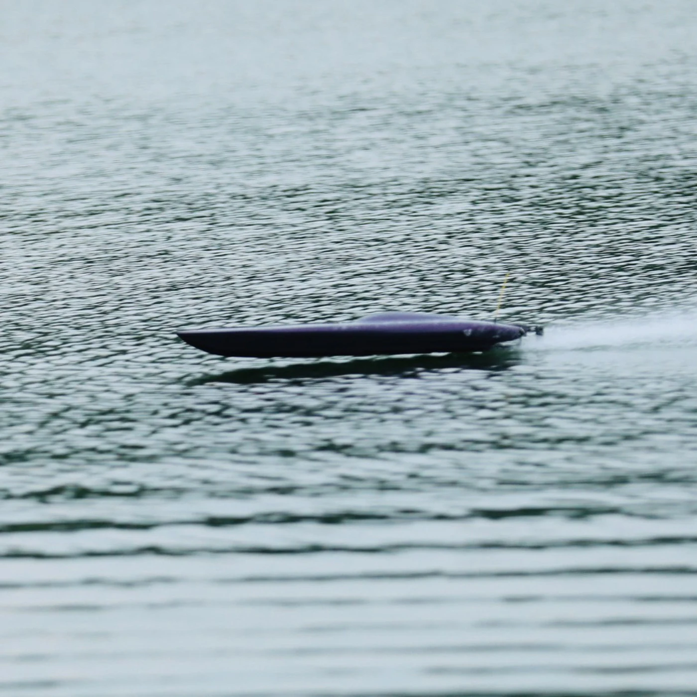 

115 см RC Лодка Бесщеточный двигатель 115 Cat Дистанционное управление Катамаран Фиолетовый Материал из углеродного волокна RC Лодка Модель RTR Игрушка для взрослых Подарок