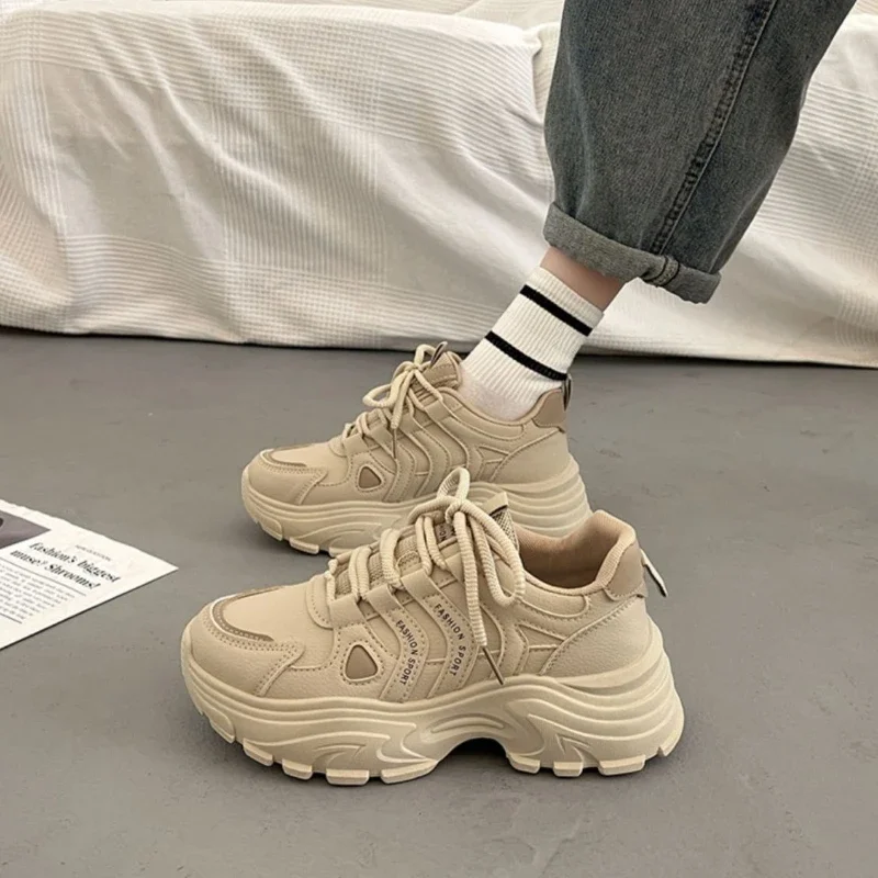 

2025 New Women's Thick Sole Dad Shoes Autumn Height Increasing Slim Foot Design Casual Sports Shoes Europe Hot