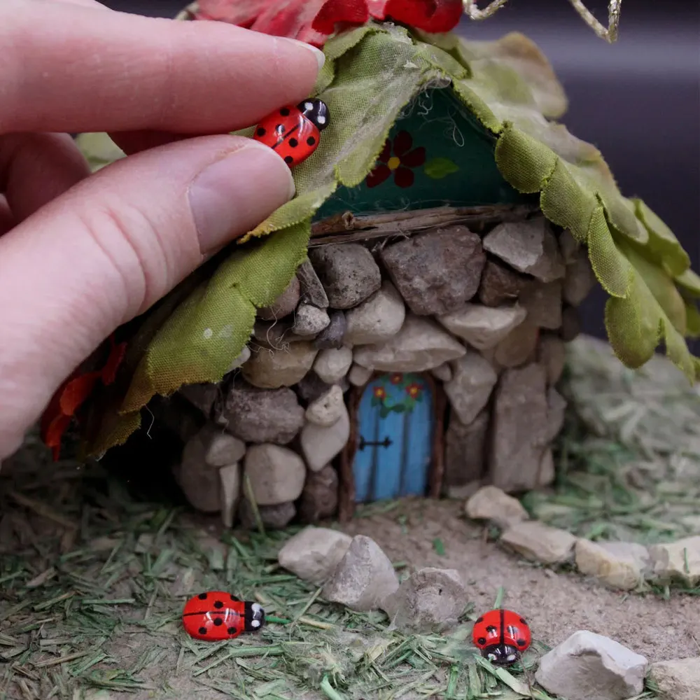 50 قطعة الخنفساء والصغيرة والنحل مصغرة كابوشون مسطح سحر البق لحديقة الجنية DIY الحرفية الديكور-لا لاصق