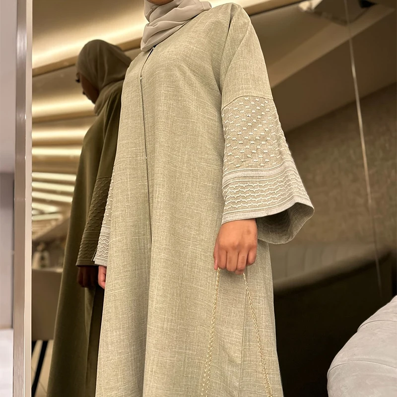 

Elegant robe embroidered snap button cardigan Dubai Middle East Türkiye new 2026 fashionable Muslim dress