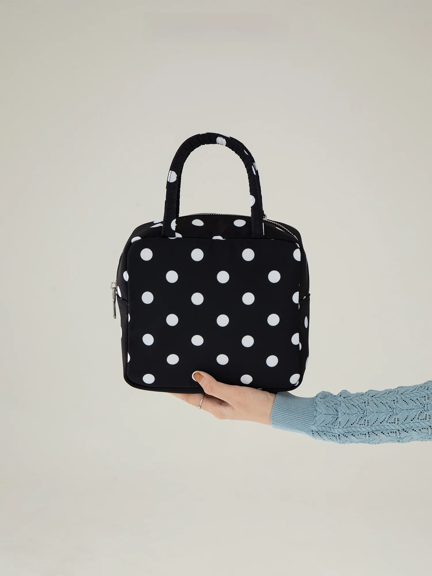 Dotlyn Korean Sle Vintage Polka Dot Handbag Ins Faion Simple Commuter Women's Crossbody Bag Soft Nylon Material Zipper Cl...