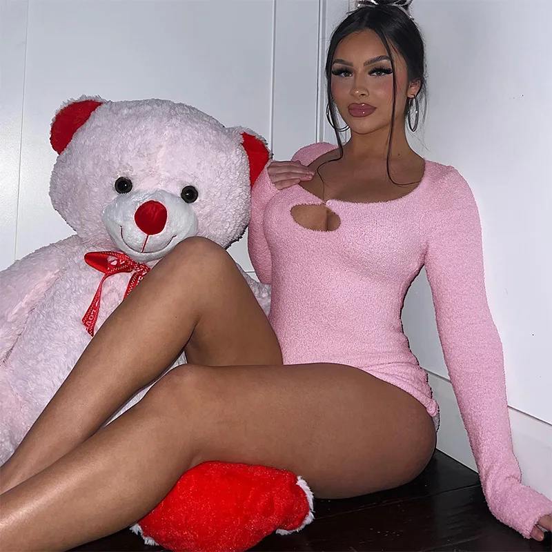 Süße Frauen rosa Fuzzy Fleece Spiel anzüge dünne Stram pler U-Ausschnitt Knopf aushöhlen Langarm flauschige Plüsch Bodysuit Outfits Herbst