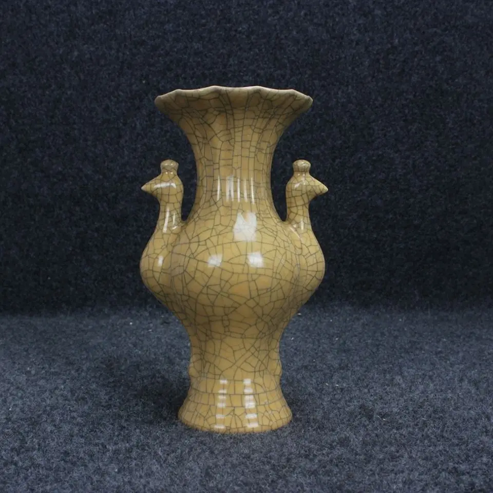 

Chinese antiques, old porcelain goods collection, Song Ge kiln gold wire iron wire orange red glaze flower mouth peacock vase
