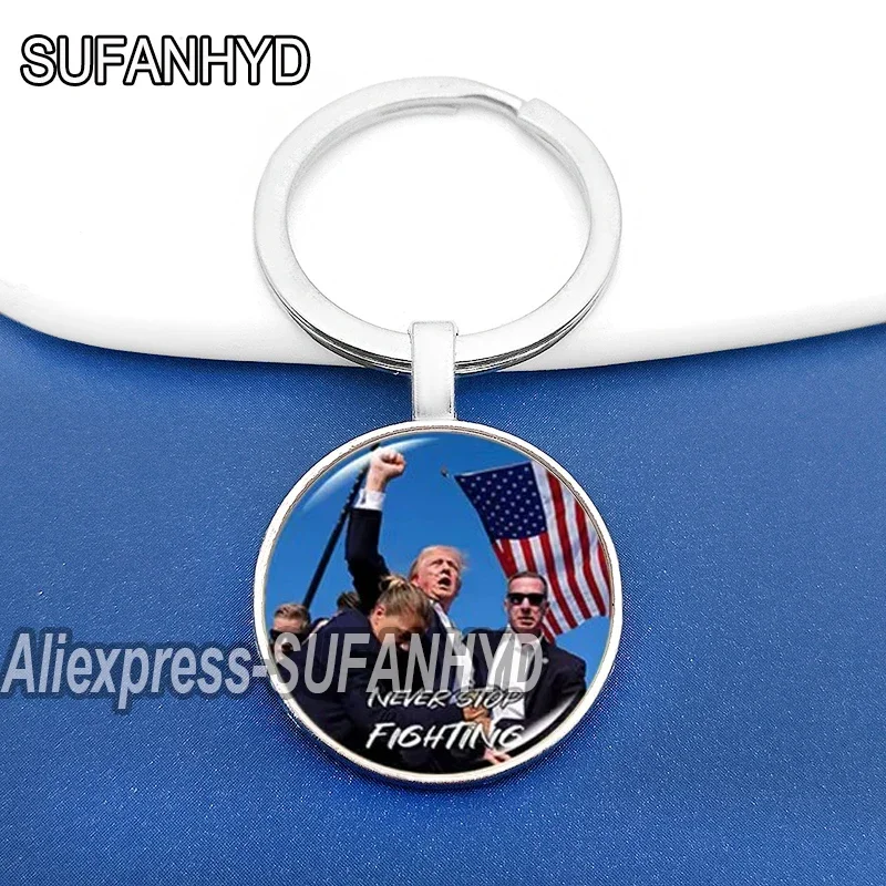 Trump Flag 2024 Keychain Never Stop Fighting Key Chains Make America Great Again Keyring Souvenirs for Fans